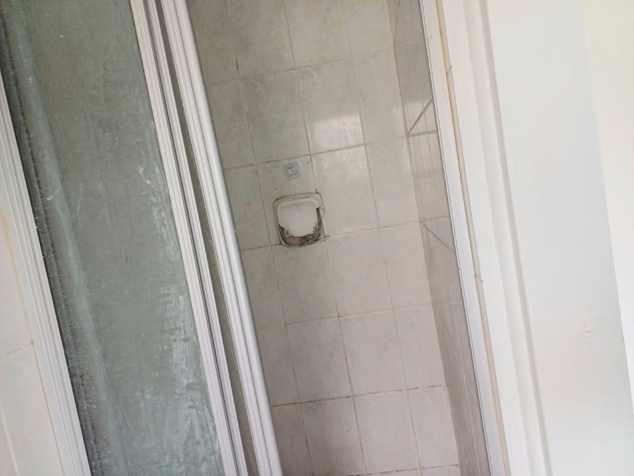To Let 1 Bedroom Property for Rent in Guldenland Western Cape